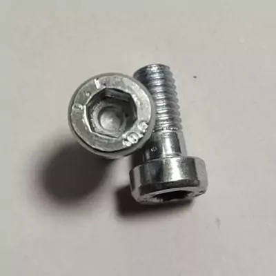 hexagon socket cap screws with centre