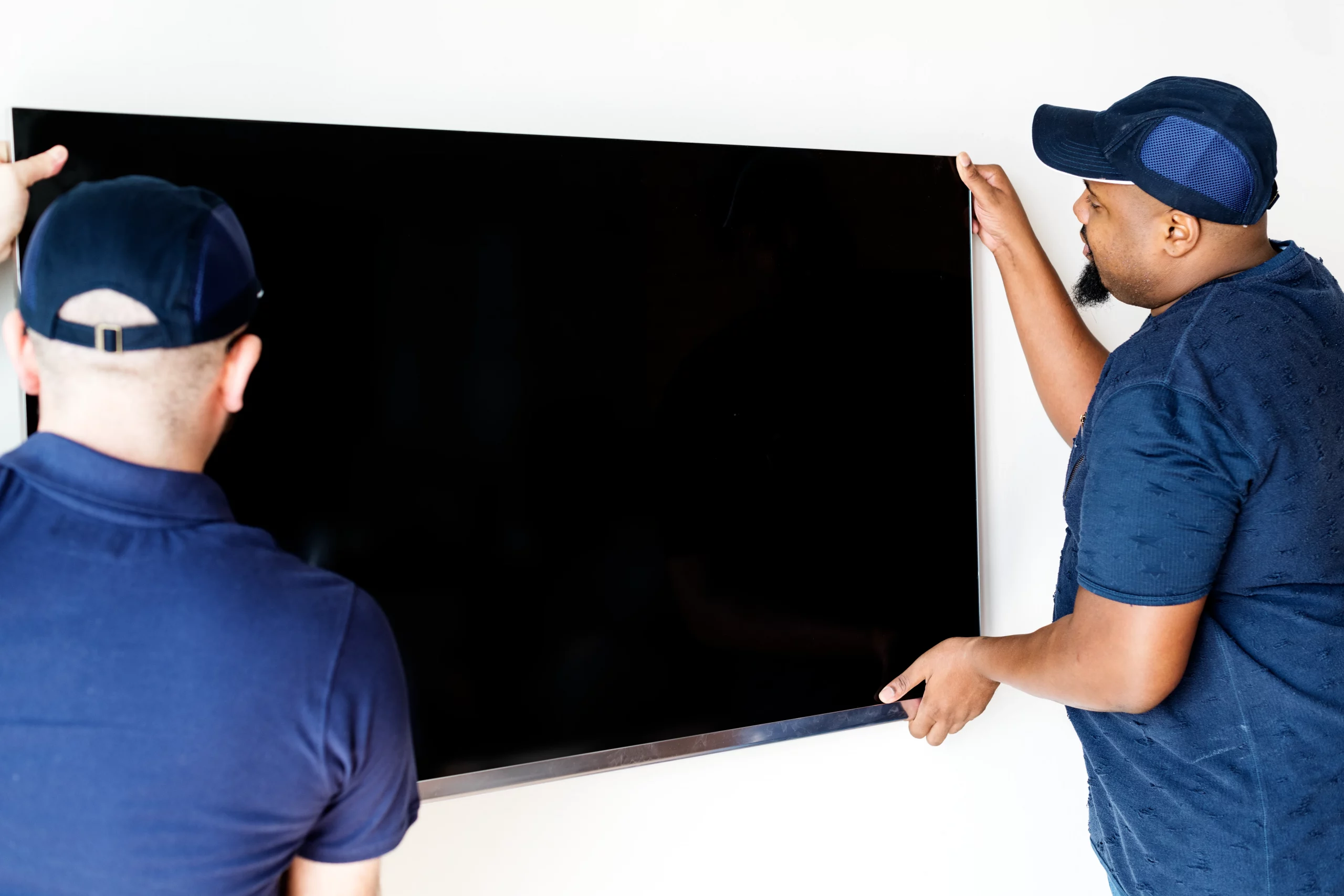 Which Screw Sizes Ensure Secure Mounting of Your Samsung TV?